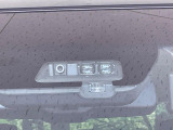 【三菱e-Assist】走行中に前方の車両等を認識し、衝突しそうな時は警報とブレーキで衝突回避と被害軽減をアシスト。より安全にドライブをお楽しみいただけます。