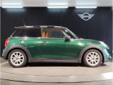 ご納車後も全国約200拠店のMINI正規ディーラーサービス工場にて保証対応いたします。お近くのMINI正規ディーラーをご案内の上、アフターメンテナンスをお受け頂けますので、安心してお乗りいただけます!!