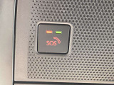 エアバッグ作動時や後突時、もしくは車内のSOSボタンを押した際に緊急通報オペレーターに連携し、救急・警察を手配します。更にオペレーターにも連携、お客様のご要望に応じてロードサービスの手配を行います。
