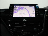 純正9インチディスプレイオーディオ&ナビキット装備!インパネ中央部のディスプレイに、オーディオ機能とスマホ連携機能を搭載!ナビキットを装着しており、車載ナビ もご利用いただけます♪
