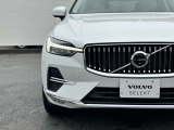 北欧流のラグジュアリーを体現したXC60。伝統的なスカンジナビアン・デザインを継承しながら、躍動感にあふれ優雅な雰囲気を身にまとう、新しい潮流を具現化したスタイリングです。
