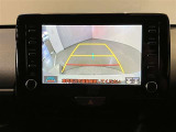 バックギアに入れると、このように後方が映し出されます!駐車の際とても安心!便利!最終確認はご自身の目と耳で必ず行ってください!