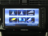 7型ナビゲーション付きです。バックカメラも付いて車庫入れ・駐車も安心です。Bluetooth対応機器を登録して快適な室内空間を実現できます。