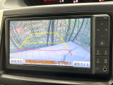 【バックカメラ】駐車時に後方がリアルタイム映像で確認できます。大型商業施設や立体駐車場での駐車時や、夜間のバック時に大活躍!運転スキルに関わらず、今や必須となった装備のひとつです!