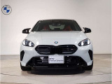 【キドニーグリル】BMWは約90年もの間、ほぼ全ての車両にひと目でBMWだと分かるこの特徴的なフロントグリルが備えられ、デザイン・アイコンとして親しまれてきました。
