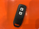 便利なスマートキー。ボタンひとつで開錠できます。