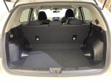 【トランク】積み込みやすくて、たっぷり積める荷室です。シートアレンジできるものは、乗車人数と荷物の量や大きさによってシートを動かすことができるので、より快適なドライブが可能です!