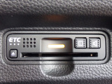 ■【ETC車載器】が装備されています。セットアップをしてお渡しとなり、ETCカードを差し込むだけで高速道路の利用が可能です。
