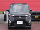 LEDヘッド&LEDフォグランプ搭載!明るくクリアな視界を確保して、安全運転を支援します。本革巻ステアリング、両側オートスライドドア、15インチアルミ、前後ドラレコ、シートヒーターなど豪華装備満載!
