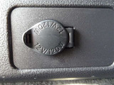【アクセサリ-ソケット】12V/120W 市販のシガ-ライタ-ソケットプラグで携帯電話の充電などに便利です。