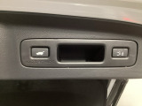とても便利な【パワーテールゲート】スイッチ一つで楽々自動開閉。