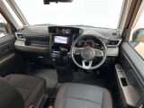 運転席周辺の様子です☆ オーディオ周りやメーター類の位置など、ご確認下さいね♪