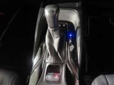 本革巻きシフトノブ&電動パーキングブレーキ
