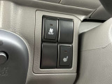 運転席はシートヒーターが付いているので、寒い冬の朝でもお尻からポッカポカ♪スイッチオンですぐに暖めてくれます。