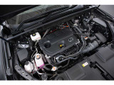 <主要諸元>2.5L 直列4気筒DOHC+モーター、エンジン:190ps/24.8kgm モーター:182ps/27.5kgm、全長&times;全幅&times;全高mm 4660&times;1865&times;1660mm、車両重量1800kg(車検証記載値)