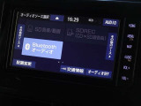 CD・DVD(再生機能)・ブルートゥース等を使用することができます。