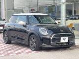 ●当店では第三者機関による車両品質鑑定を導入し、修復歴車を排除。鑑定書が発行されますので、ぱっと見ただけでは分からない箇所まで納得した上でご検討いただけます。※一部未実施の場合がございます。