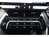 ★エアコンはオートタイプが装着済みです!オートモードにしておけば、車内温度を設定するだけで風の料や吹き出し口の切り替えを機械が行ってくれます!一年中快適な環境を作れますよ♪