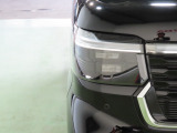 LEDヘッドライトは、点灯の瞬間から光量を発揮し、突然暗くなるトンネルなどでの安定感を高めます。
