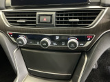 運転席/助手席シートヒーターで寒い日もすぐに温かくなり快適に過ごせます。3段階の温度調整が可能です