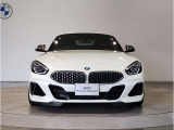 【キドニーグリル】BMWは約90年もの間、ほぼ全ての車両にひと目でBMWだと分かるこの特徴的なフロントグリルが備えられ、デザイン・アイコンとして親しまれてきました。