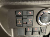 両側パワースライドドアです。両手が荷物でいっぱいの時、どちらからでもドアの開閉がラクラクです♪安全装置も付いているので、お子様の乗り降りも安心の便利機能です。
