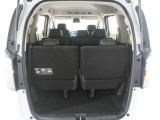◆フル乗車でもしっかり荷物を収納出来るラゲッジスペースです。普段の買い物でしたらしっかり積める十分な荷室スペースが確保されています。