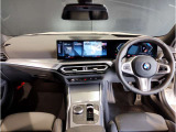 ☆センターパネルを運転席側に僅かに傾けたBMW独特のインパネ☆【駆け抜ける歓び】はここからもスタートしております☆