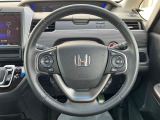 【純正革巻きステアリング】上質な革を使用することで、手にしっかり馴染みとても運転しやすいハンドルです♪