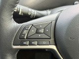 ステアリングスイッチです。手元でオーディオの操作ができます。