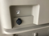 トランクルームにアクセサリーソケット(電源ソケット)が付いています。