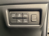 各種機能の切替スイッチは運転席パネル下に集約されています。任意で切り替え可能なため状況に合わせてお使いください。