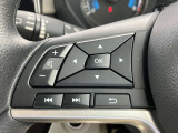 ステアリングスイッチ付。ハンドルから手を離さずにオーディオ操作が出来て安全です。
