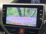 【バックカメラ】駐車時に後方がリアルタイム映像で確認できます。大型商業施設や立体駐車場での駐車時や、夜間のバック時に大活躍!運転スキルに関わらず、今や必須となった装備のひとつです!