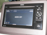 ナビゲーションは純正ディスプレイオーディオ(WX-171CP)を装着しております。AM、FM、CD、Bluetooth、ワンセグTVがご使用いただけます。初めて訪れた場所でも安心ですね!