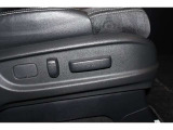 高級車の代名詞!電動シートが装備されています!