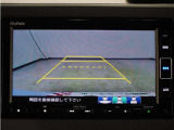 バックカメラ搭載です!車庫入れが苦手な人はもちろん、車両感覚に自信がある人にもお勧めです!見えない箇所が見えるようになるので、低い障害物や隠れてしまっている子供の存在等にも気付く事が出来ます。