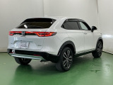 新しいハイブリッドシステムe:HEVは市街地走行では電気自動車に近いハイブリッドシステムでモーターが主役で走行します。充電の為にエンジンが始動しても優れた遮音性能で車内はとても静かで快適です