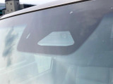 【トヨタセーフティセンス】走行中に前方の車両等を認識し、衝突しそうな時は警報とブレーキで衝突回避と被害軽減をアシスト。より安全にドライブをお楽しみいただけます。