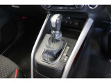 従来のATに比べ変速ショックの少ないCVT。シフトの操作はAT車と同じです。