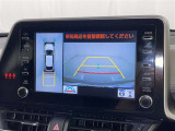 バックモニター付なので後退時に後方が見えるので安心。 車は構造上、死角がたくさんなので万が一を考えると必須ですね。 あくまで補助の為の装備、バックは目視で確認する事が重要ですよ。
