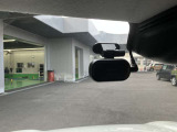 【ドライブレコーダー】万が一の事故やトラブルをしっかり記録できるドライブレコーダー搭載!映像で状況を確認できるので安心です。安全運転のサポートにも役立つ人気の装備です。