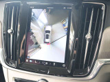 更に360&deg;ビュー表示も可能です 車を上から見下ろしたように車外を確認できるため、一切の死角がない状態で駐車が可能です