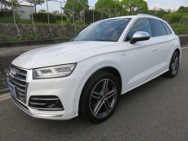 SQ5 3.0 4WD バーチャルコックピット12.3インチ液晶