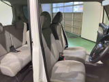 弊社営業時間は朝10:00から夕方18:00まで、毎週火曜日が定休日となっています。