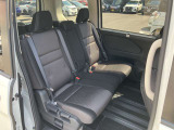 納車時にメンテナンスノートをお渡しします。おクルマの点検整備や保証内容がきちんと記録されているから安心です。メンテナンスは安心と信頼の日産サービス工場で。