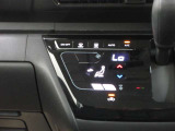 オートエアコンでお好みの温度になり、運転に集中できます。