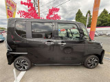 両側パワースライドドア付きだから、狭い駐車スペースなどでの 乗り降りラクラク!小さなお子さまのいるご家庭には嬉しい装備。