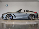 【拘りのFR】BMWが多く採用するFR車。ダイレクトでスポーティな加速感・シャープなハンドリングを実現。縦置きエンジンレイアウトにより、フラットで上質な乗り味です。