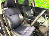 運転席まわりには十分なスペースがあり、大柄な方でもゆったり運転していただける環境です。